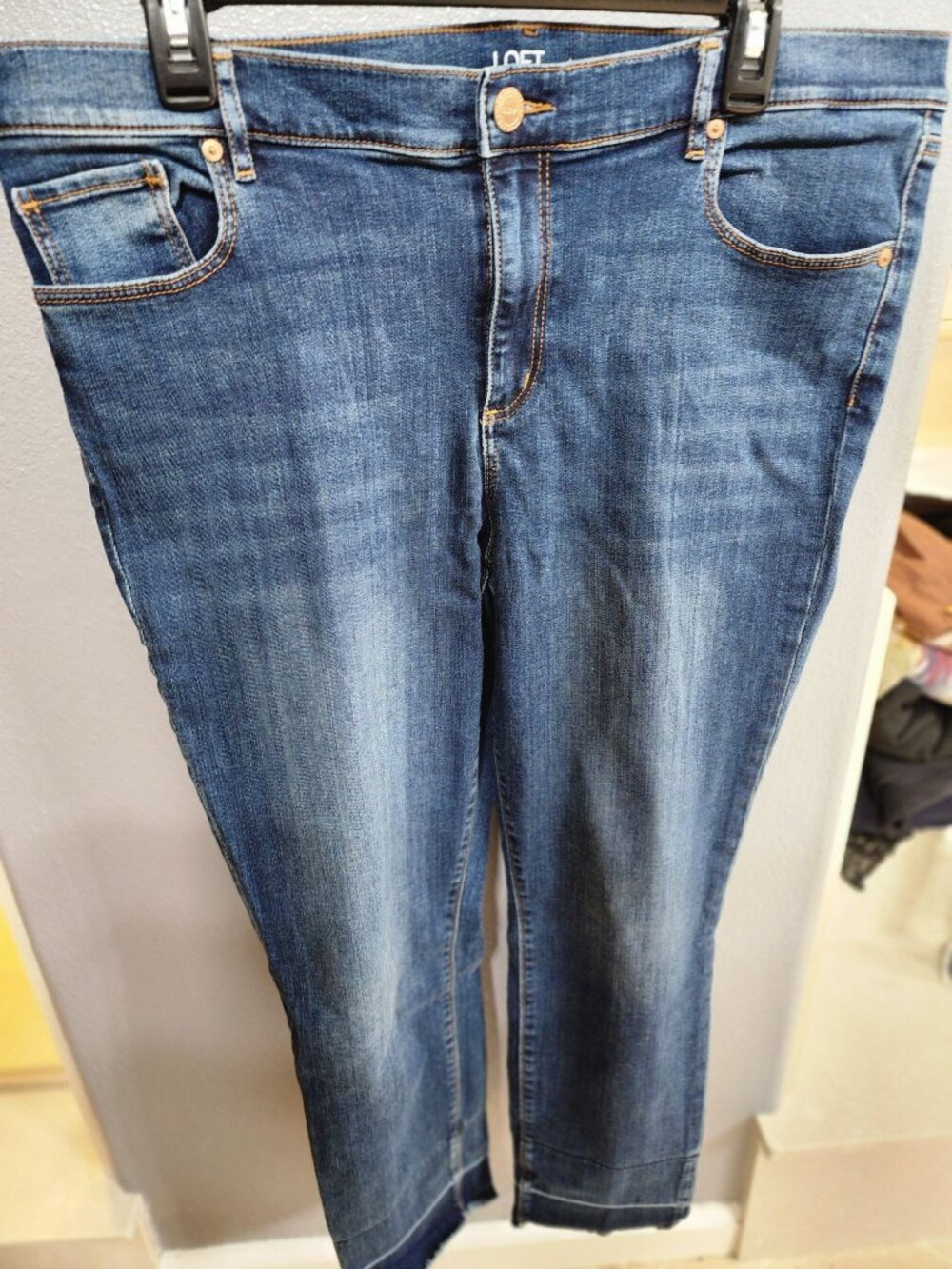 LOFT Women's Medium Wash Raw Hem Straight Ankle Jeans Stretch